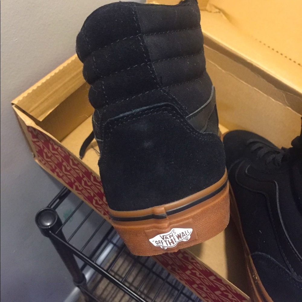 Vans - Picture 4 of 5